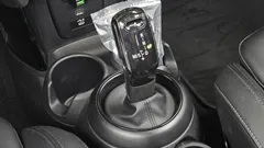 2022 Mini Cooper Convertible Classic Launch Pack, белый — фото 9