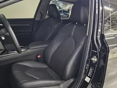 2023 Toyota Camry 2.5 XLE Hybrid, чёрный — фото 8