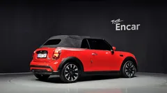 2022 Mini Cooper Convertible Classic Launch Pack, красный — фото 2