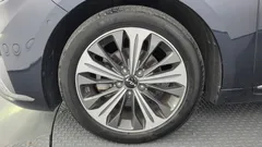 2023 Kia K8 Signature — фото 5