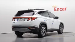 2021 Hyundai Tucson Inspiration 2WD, белый — фото 2