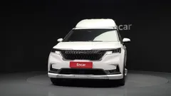2023 Kia Carnival Gasoline 7-Seater Hi-Limousine — фото 3