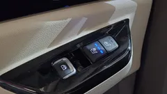 2023 Kia Carnival Gasoline 7-Seater Hi-Limousine — фото 19