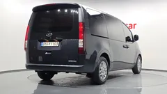 2022 Hyundai Staria Cargo 5-Seater — фото 2
