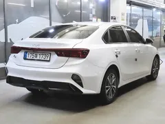 2022 Kia K3 1.6, белый — фото 4