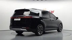 2023 Kia Carnival Diesel 9-Seater Prestige — фото 2