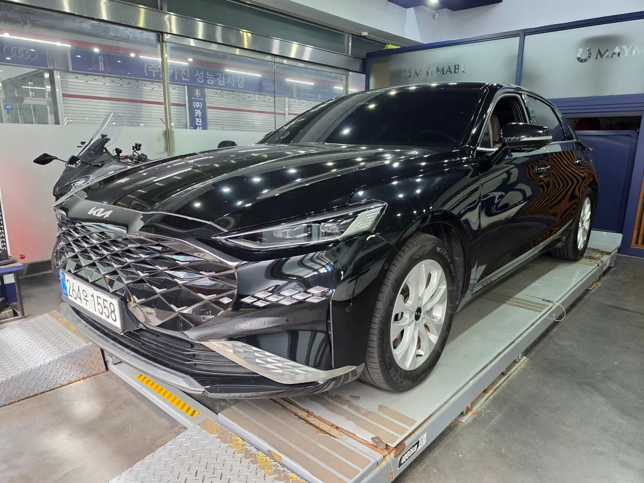 2023 Kia K8 2.5 Gasoline 2WD