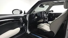 2023 Mini Cooper Classic Launch Pack — фото 10