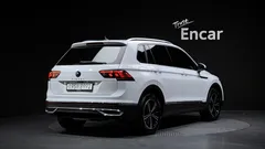 2022 Volkswagen Tiguan 2.0 TDI Premium — фото 2