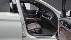 2022 BMW 5-Series 530i xDrive M Sport Package — фото 11