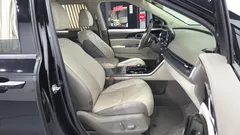 2023 Kia Carnival Gasoline 7-Seater Hi-Limousine — фото 11