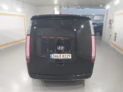 2023 Hyundai Staria Lounge 9-Seater — фото 4