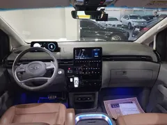 2023 Hyundai Staria Lounge 9-Seater — фото 5