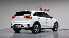 2022 Kia Niro 1.6 HEV, белый — фото 2