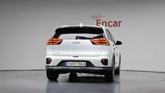 2022 Kia Niro 1.6 HEV, белый — фото 4