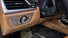 2022 BMW 7-Series 740Li xDrive Design Pure Excellence — фото 19