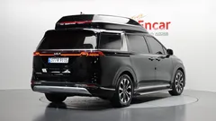2023 Kia Carnival Diesel 9-Seater Hi-Limousine — фото 2