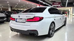 2023 BMW 5-Series M550i xDrive — фото 4