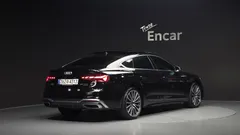 2023 Audi A5 40 TFSI Quattro Premium Sportback, чёрный — фото 2