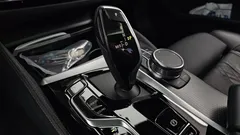 2023 BMW 5-Series 523d M Sport — фото 9