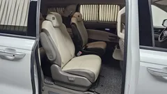 2023 Kia Carnival Gasoline 9-Seater Hi-Limousine — фото 11