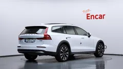 2024 Volvo V60 B5 Ultimate AWD — фото 2