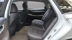 2022 Hyundai Grandeur 3.0 LPi Rent Car — фото 12
