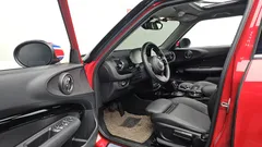 2023 Mini Clubman Classic, красный — фото 10