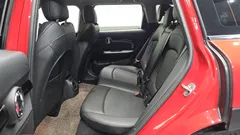 2023 Mini Clubman Classic, красный — фото 12