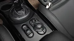 2023 Mini Clubman Classic, красный — фото 20