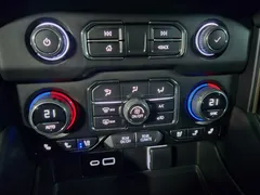 2023 ChevroletGMDaewoo Tahoe 6.2 High Country 4WD — фото 20