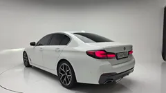 2022 BMW 5-Series 530i M Sport Package — фото 2