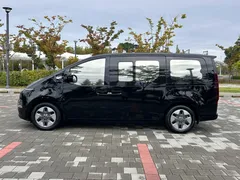 2023 Hyundai Staria Tourer 11-Seater — фото 2
