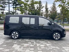 2023 Hyundai Staria Tourer 11-Seater — фото 3