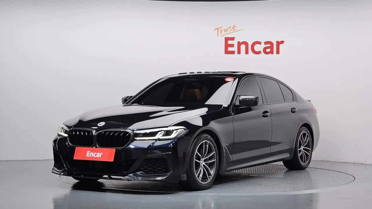 2022 BMW 5-Series 520i M Sport