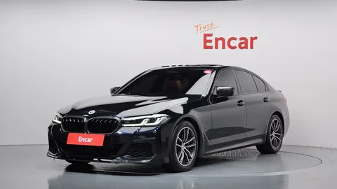 2022 BMW 5-Series 520i M Sport