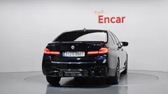 2022 BMW 5-Series 520i M Sport — фото 4