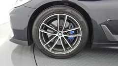 2022 BMW 5-Series 520i M Sport — фото 5