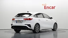 2023 Kia K3 1.6 Turbo GT 5Door — фото 2