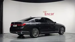 2022 BMW 7-Series 740i Design Pure Excellence, серый — фото 2