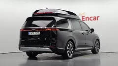 2023 Kia Carnival Diesel 9-Seater Hi-Limousine — фото 2