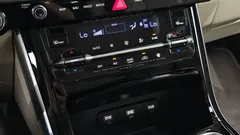 2023 Kia Carnival Diesel 9-Seater Hi-Limousine — фото 19