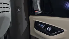 2023 Kia Carnival Diesel 9-Seater Hi-Limousine — фото 20