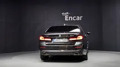 2023 BMW 5-Series 530i xDrive Luxury — фото 4