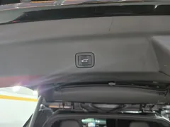2022 ChevroletGMDaewoo Tahoe 6.2 Dark Knight 4WD — фото 17