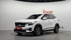 2023 Kia Seltos Gasoline 1.6 Turbo 2WD, белый — фото 1