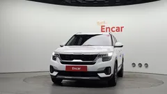 2023 Kia Seltos Gasoline 1.6 Turbo 2WD, белый — фото 3
