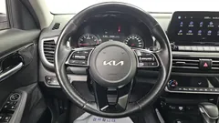2023 Kia Seltos Gasoline 1.6 Turbo 2WD, белый — фото 15