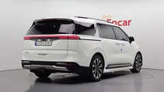 2023 Kia Carnival Diesel 7-Seater Signature — фото 2