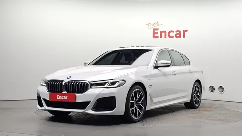 2022 BMW 5-Series 530e M Sport